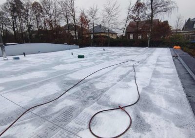 Schritt 1 der Begrünung des Daches